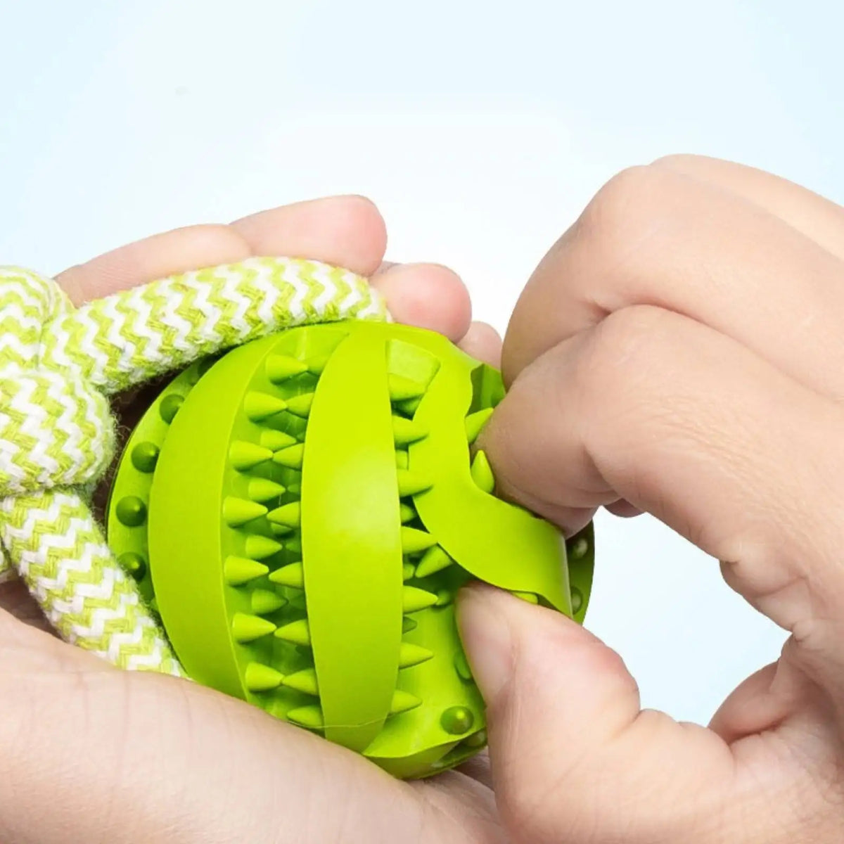 Godisboll med flätad dragögla